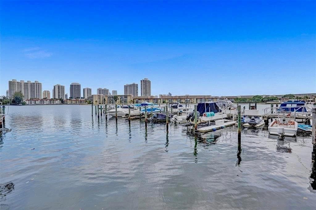 18031 Biscayne Boulevard #1104 2