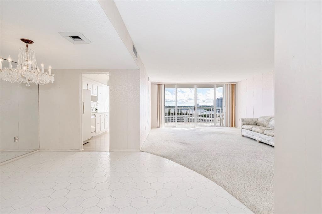 18031 Biscayne Boulevard #1104 4