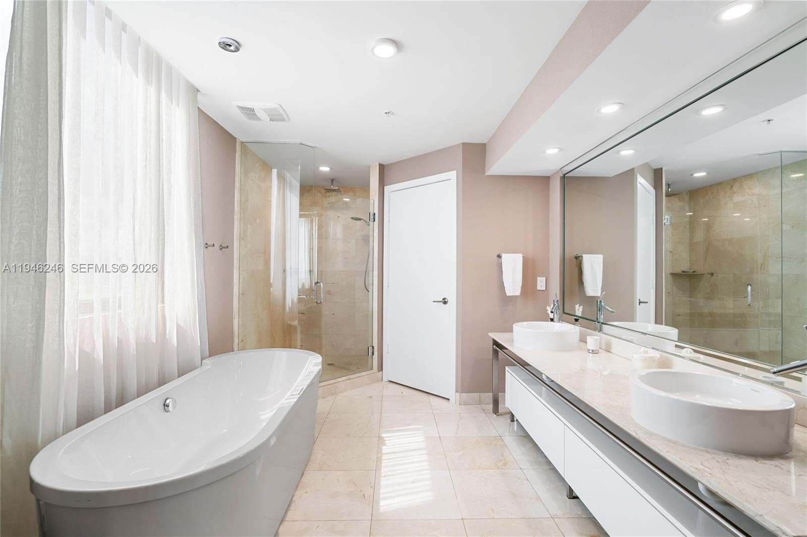 16275 Collins Ave 1501 photo 17