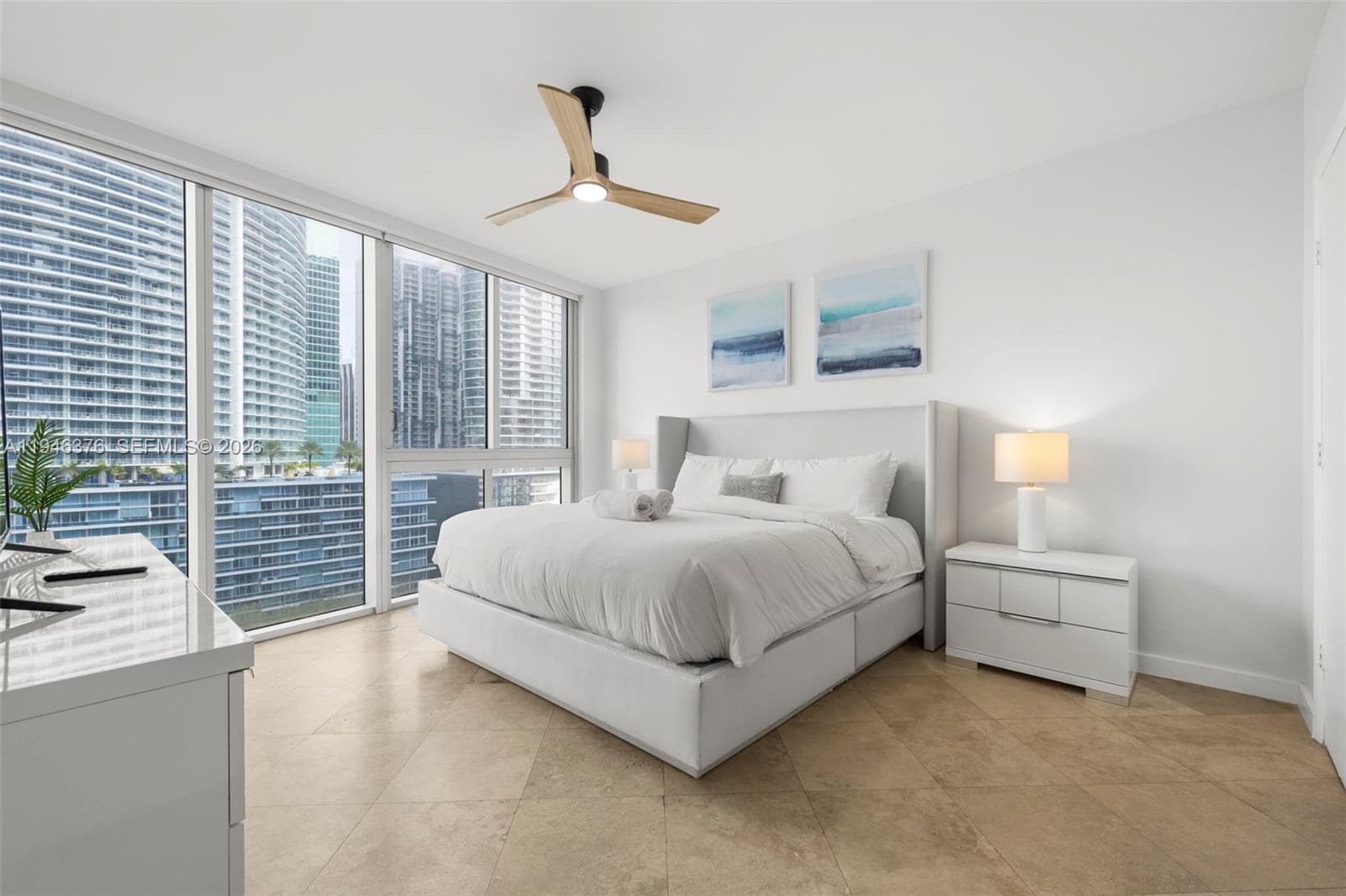 485 Brickell Ave 1804 photo 12