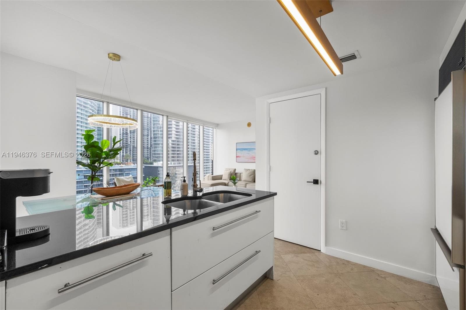 485 Brickell Ave 1804 photo 11