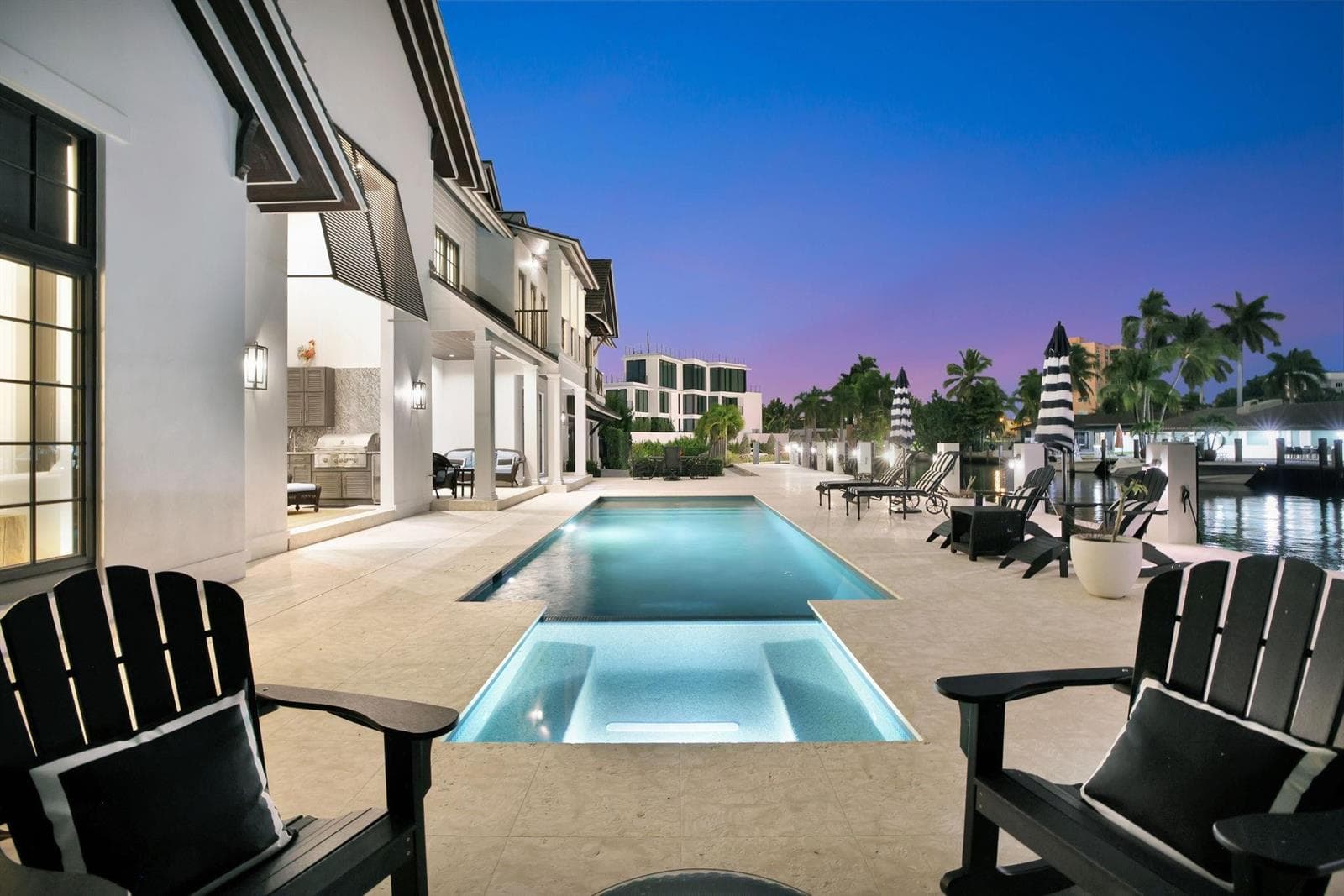 400 Mola Avenue 3