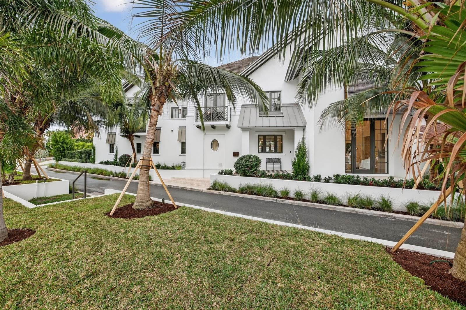 400 Mola Avenue photo 10