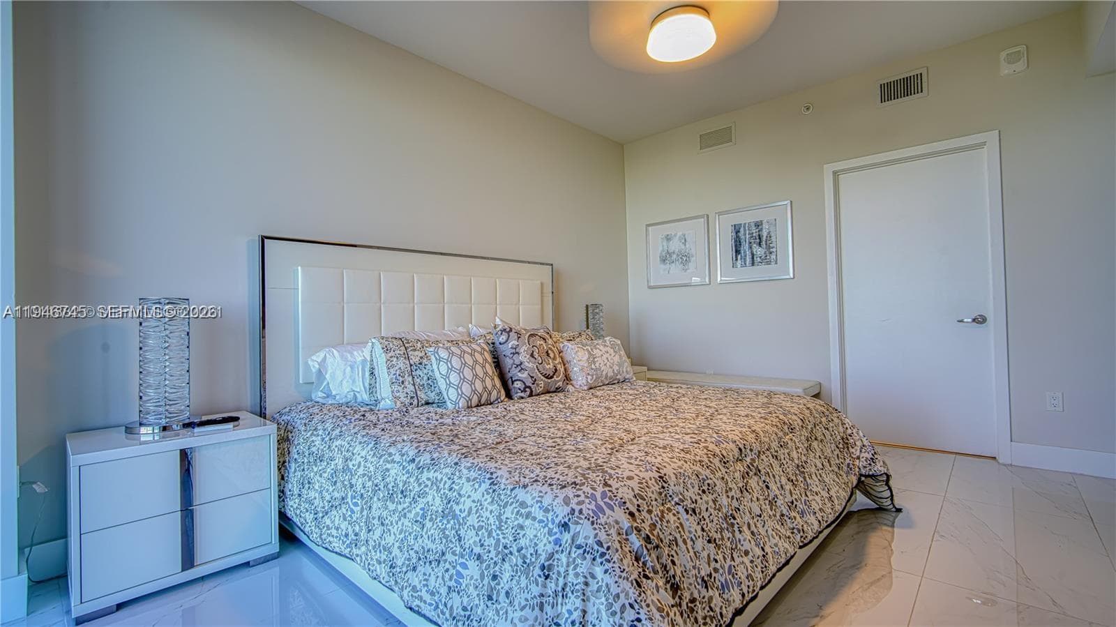 16385 Biscayne Blvd 1415 photo 9