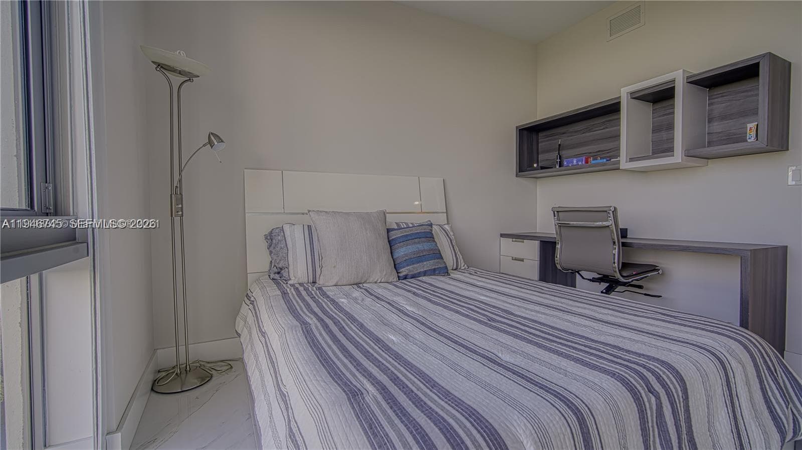 16385 Biscayne Blvd 1415 photo 14