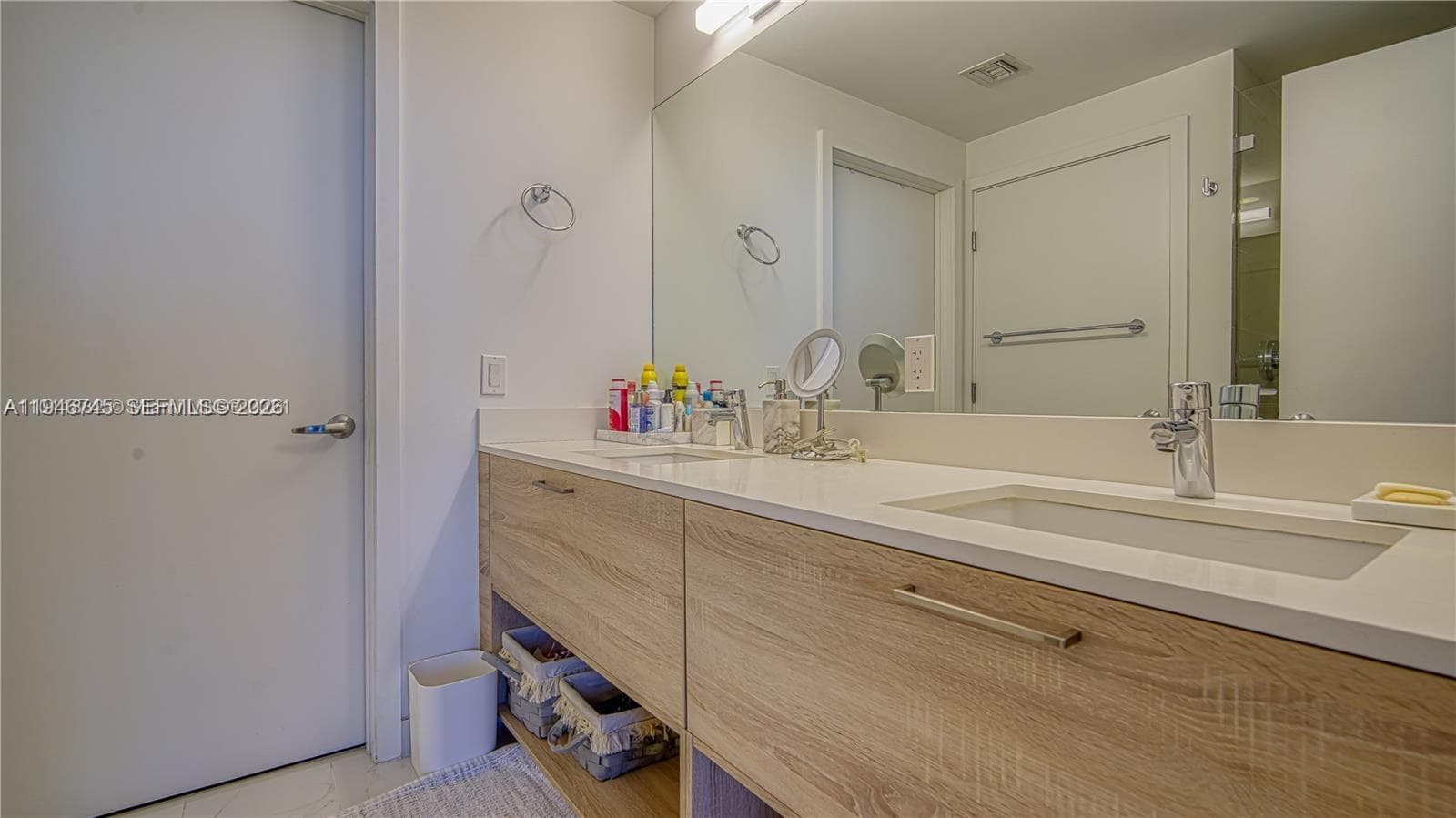 16385 Biscayne Blvd 1415 photo 11