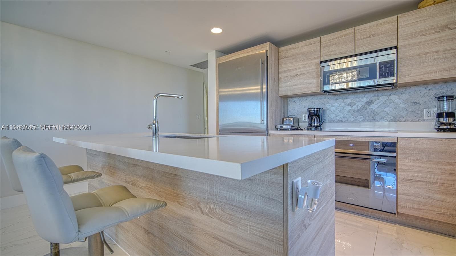 16385 Biscayne Blvd 1415 photo 4