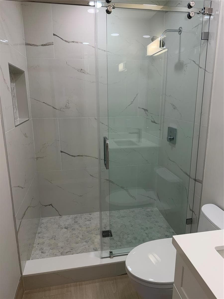 6347 Bay Club Drive #3 5