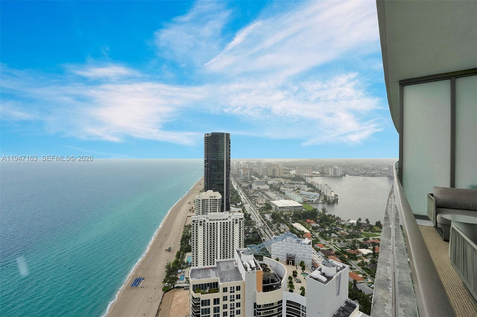 18975 Collins Ave 2