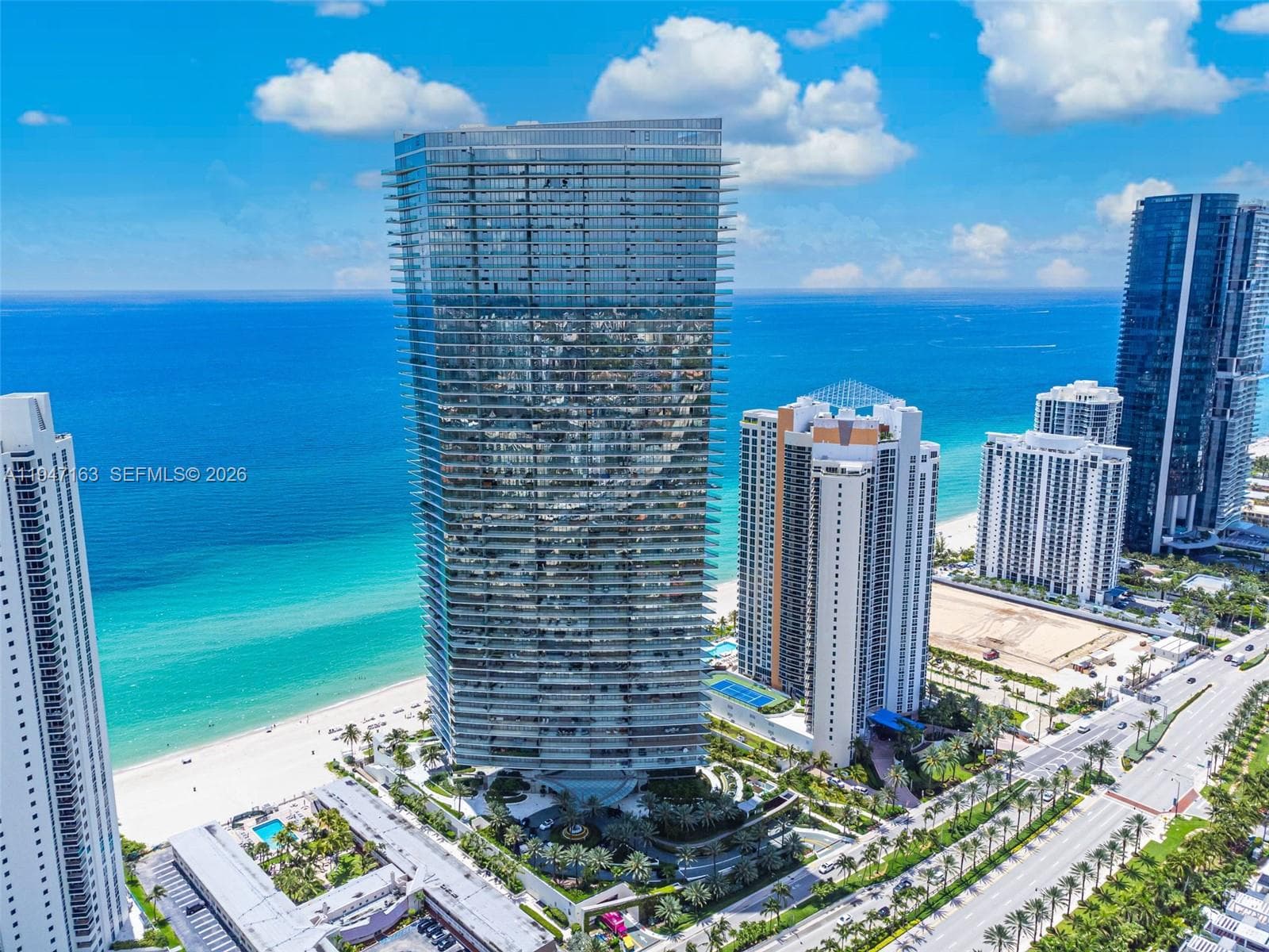 18975 Collins Ave 1