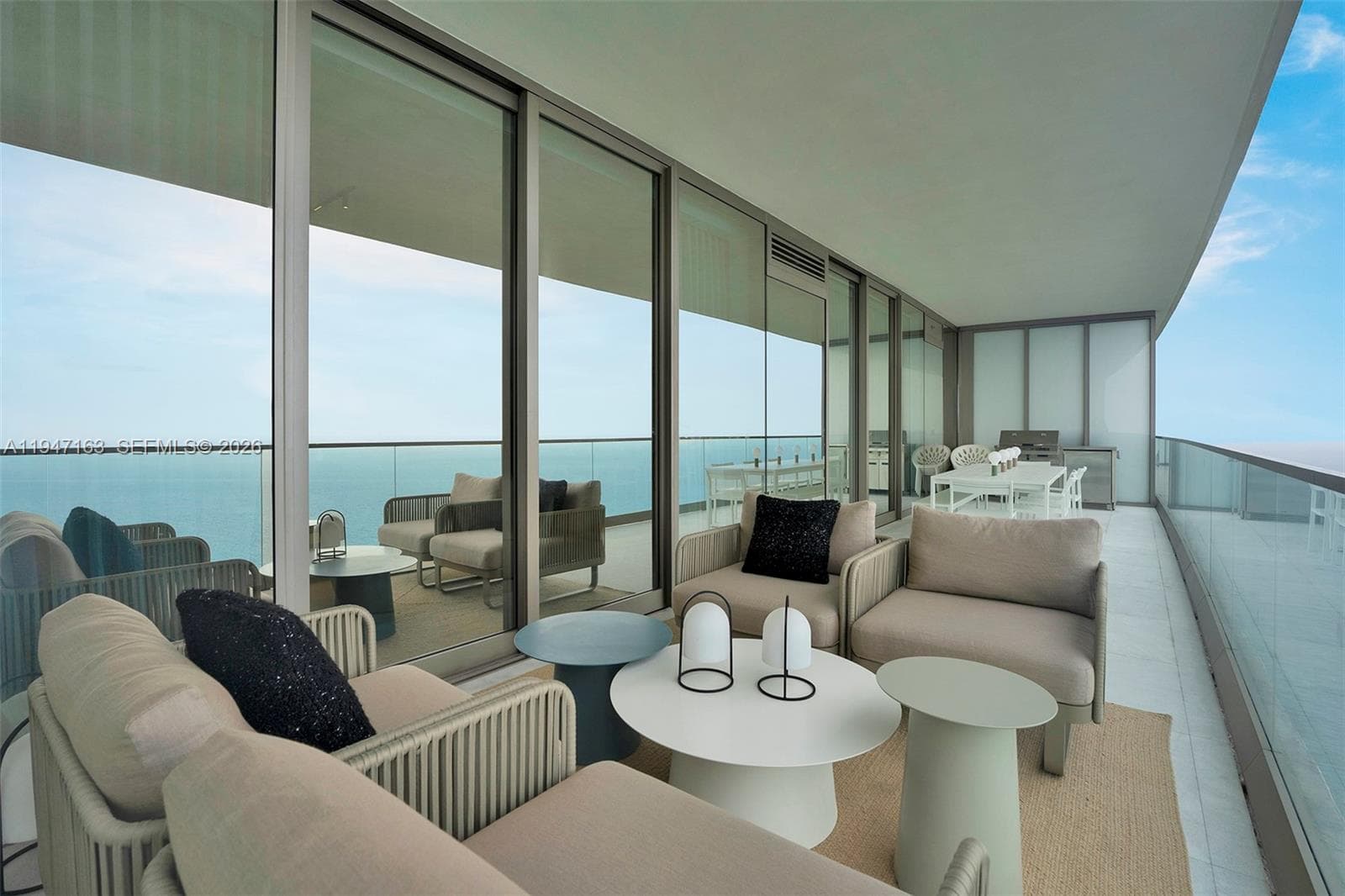 18975 Collins Ave 4