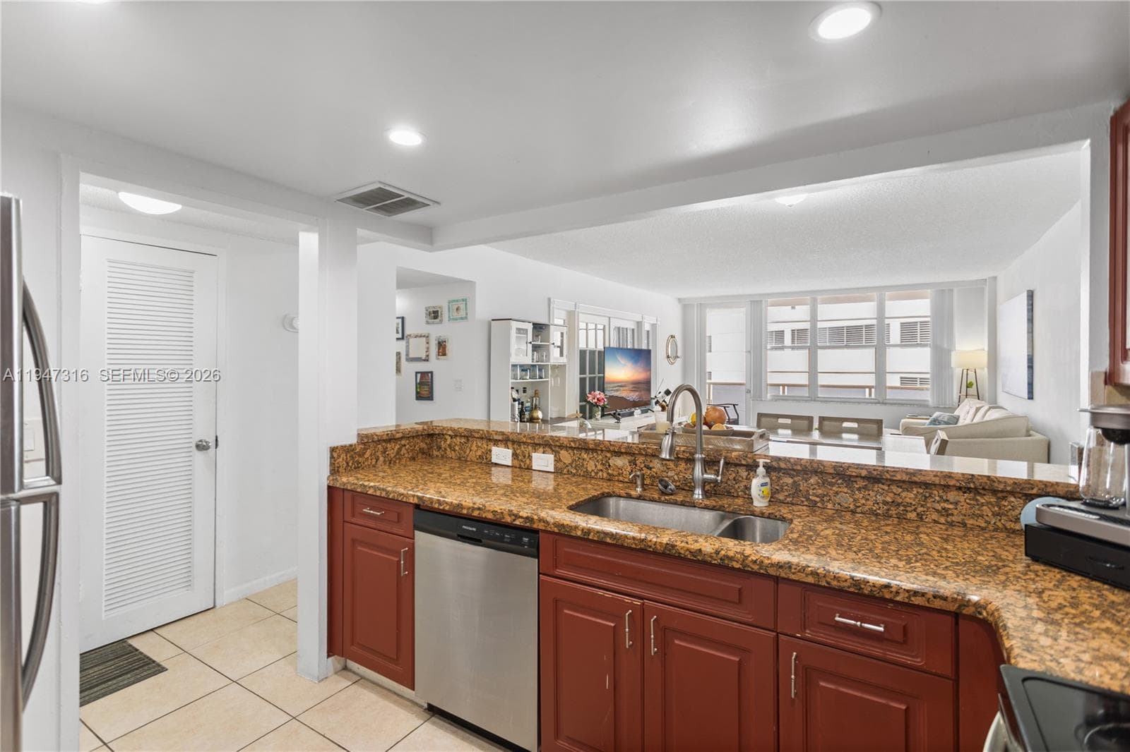3725 Ocean Dr 1117 photo 14