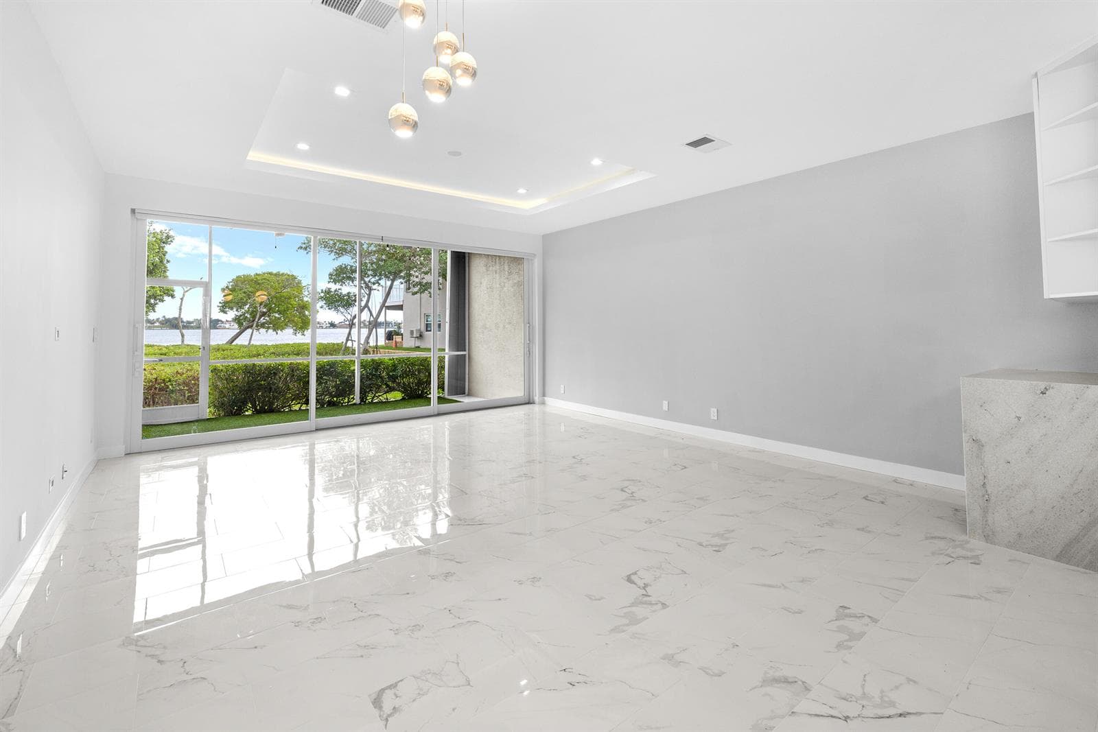 88 N Lakeshore Drive 5