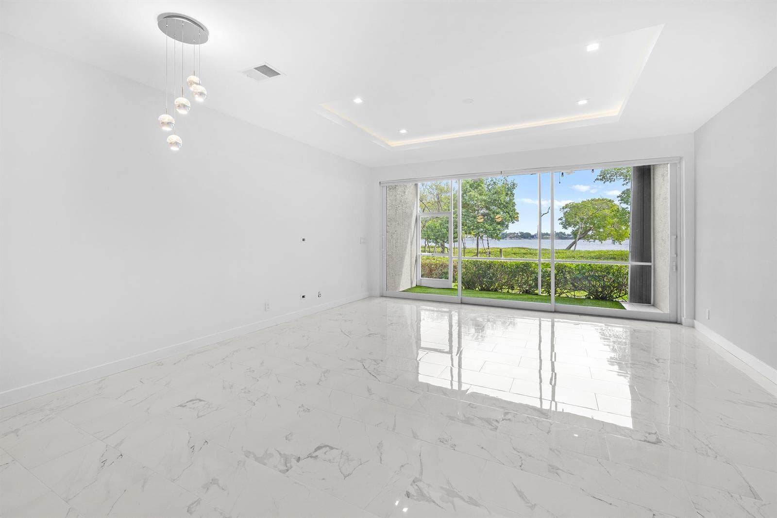 88 N Lakeshore Drive 4