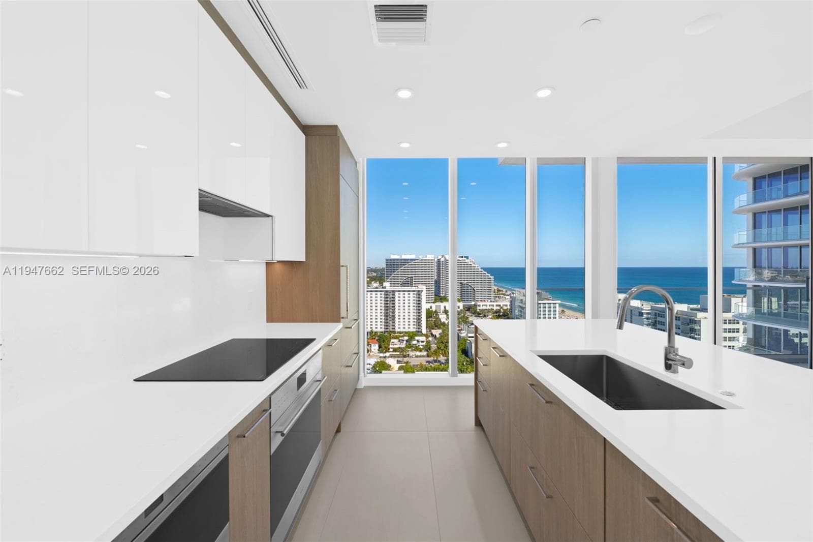 153 Seabreeze Blvd 3