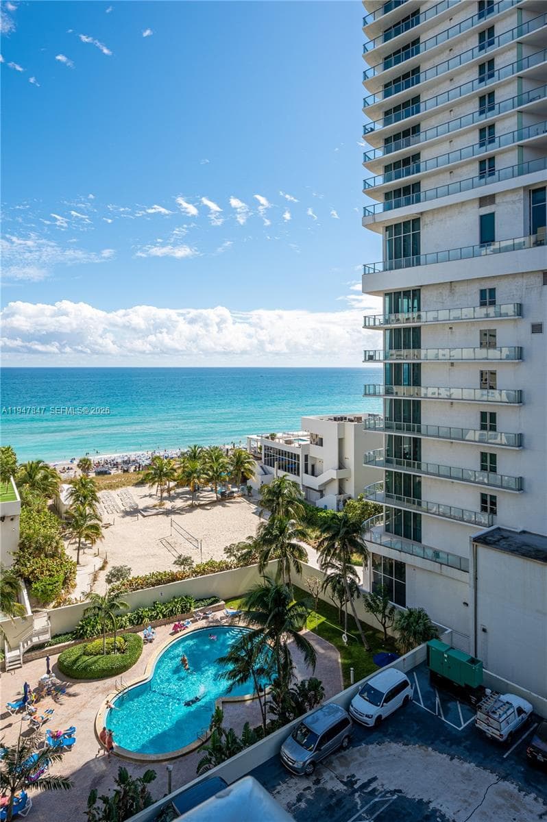 4001 Ocean Dr 3