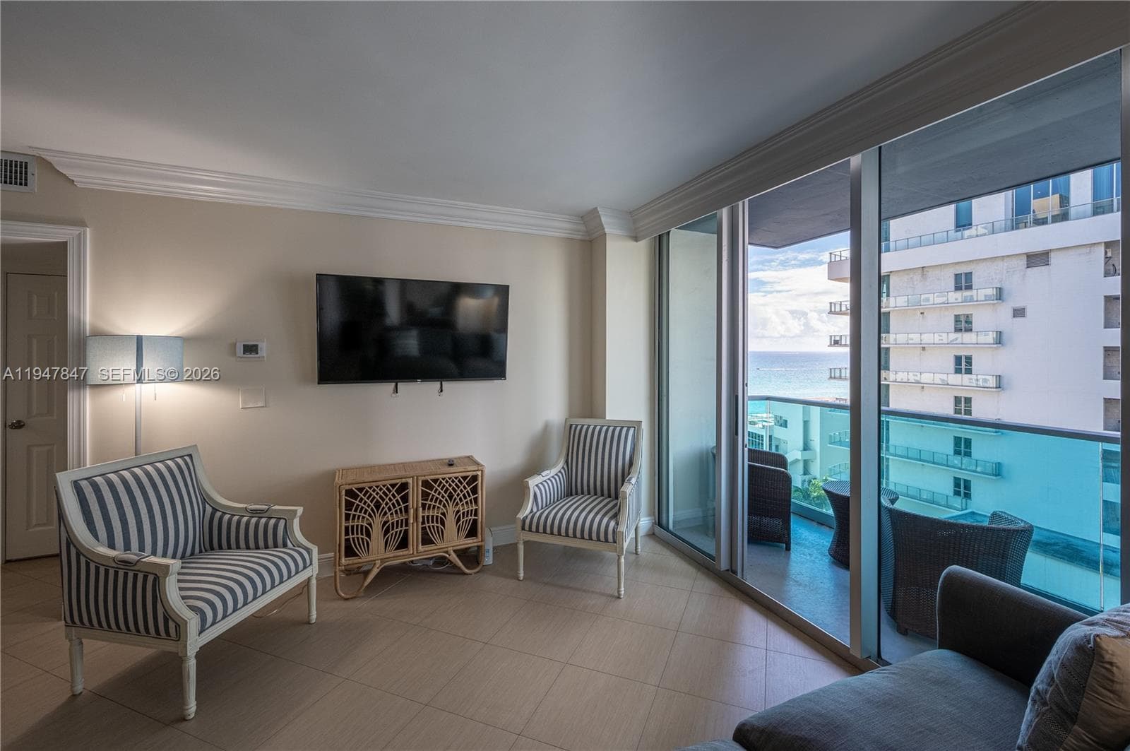 4001 Ocean Dr 5