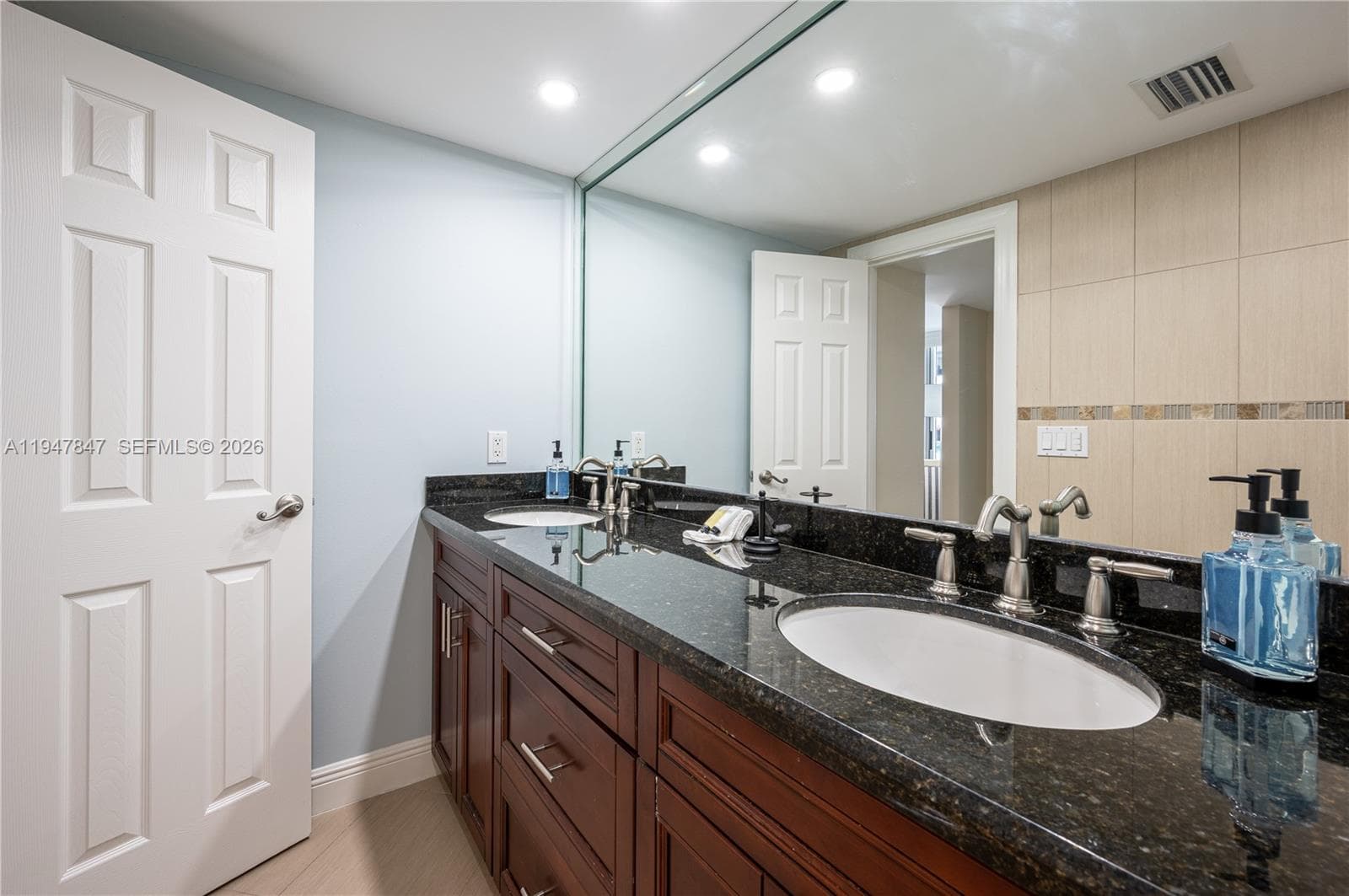 4001 Ocean Dr 9J photo 24