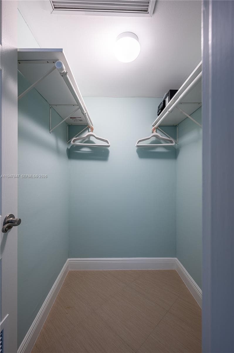 4001 Ocean Dr 9J photo 18