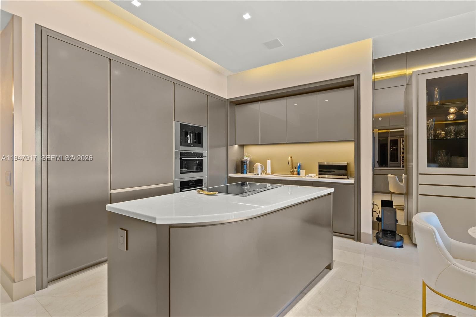18975 Collins Ave 3603 photo 11