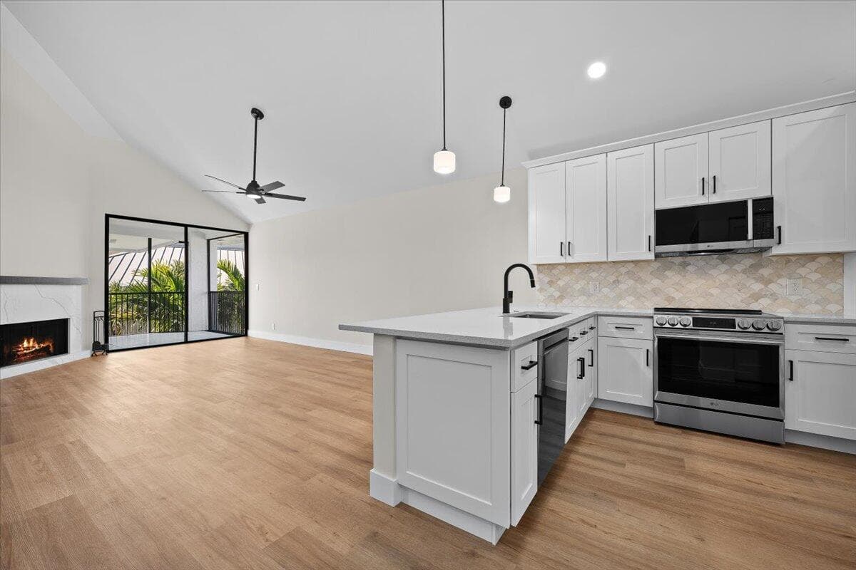 144 Bay Colony Drive N #Penthouse 3