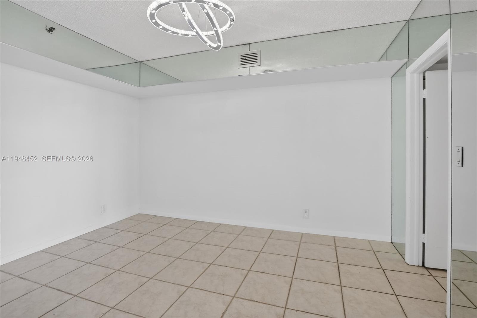 20281 E Country Club Dr 405 photo 8