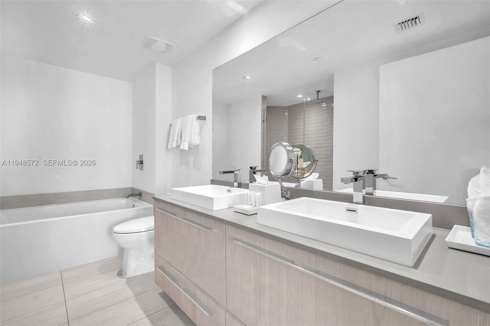 4010 Ocean Dr R701 photo 25
