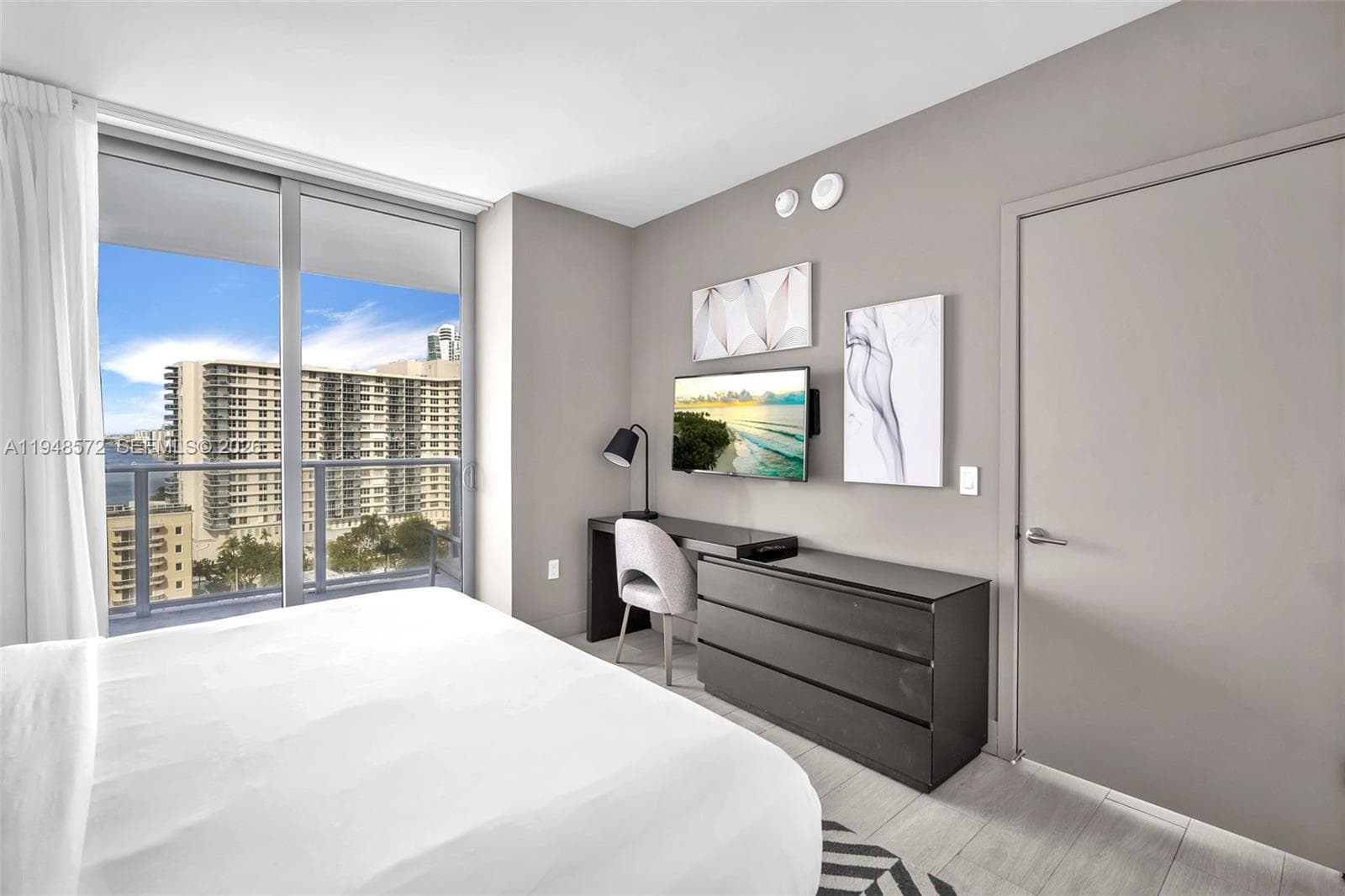 4010 Ocean Dr R701 photo 21