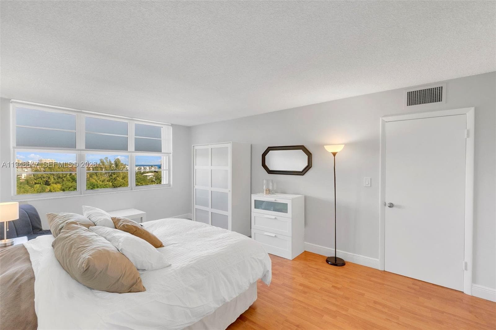 2121 Ocean Blvd 902W photo 23