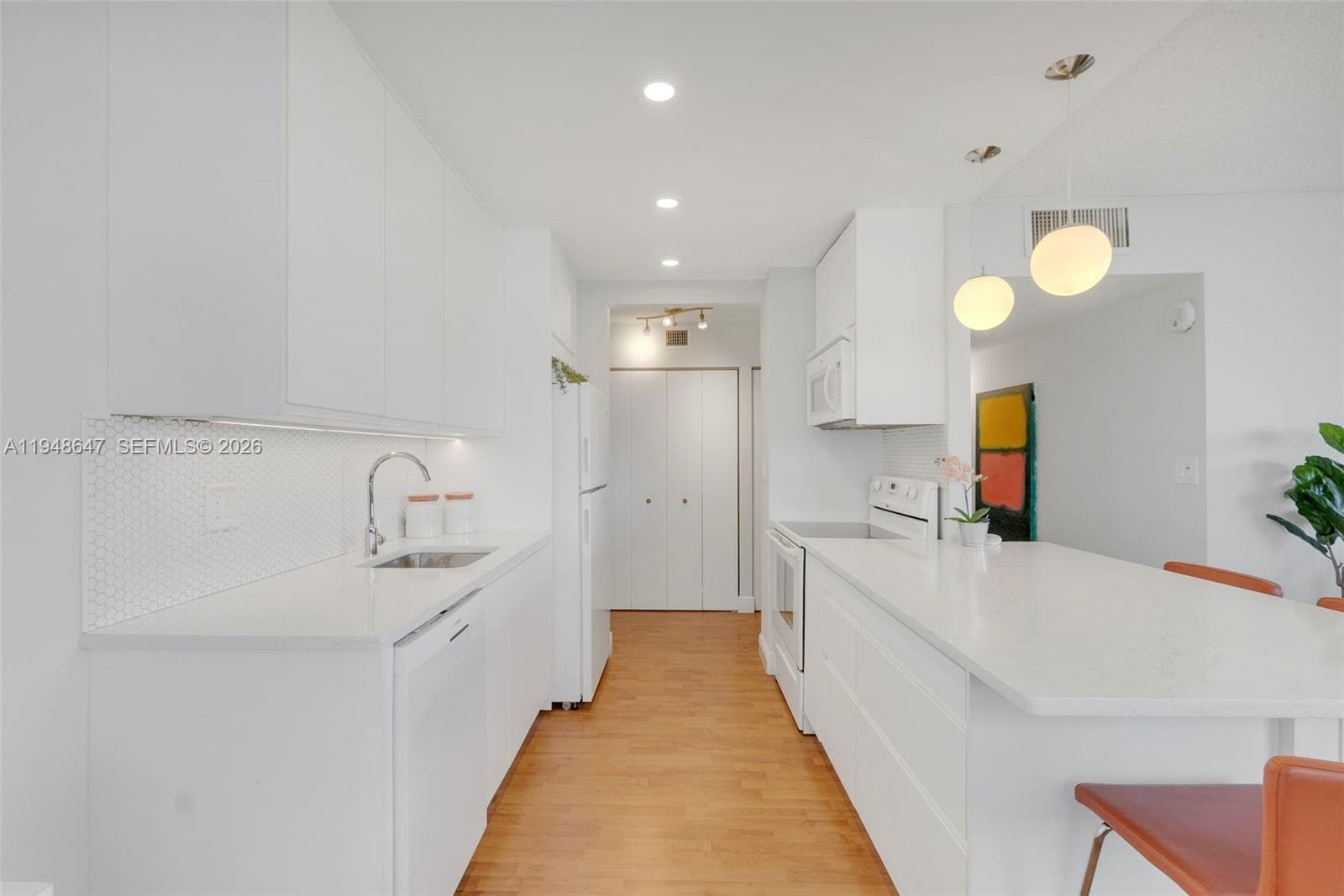 2121 Ocean Blvd 902W photo 6