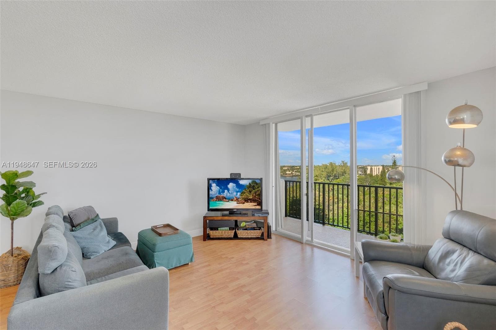 2121 Ocean Blvd 902W photo 13