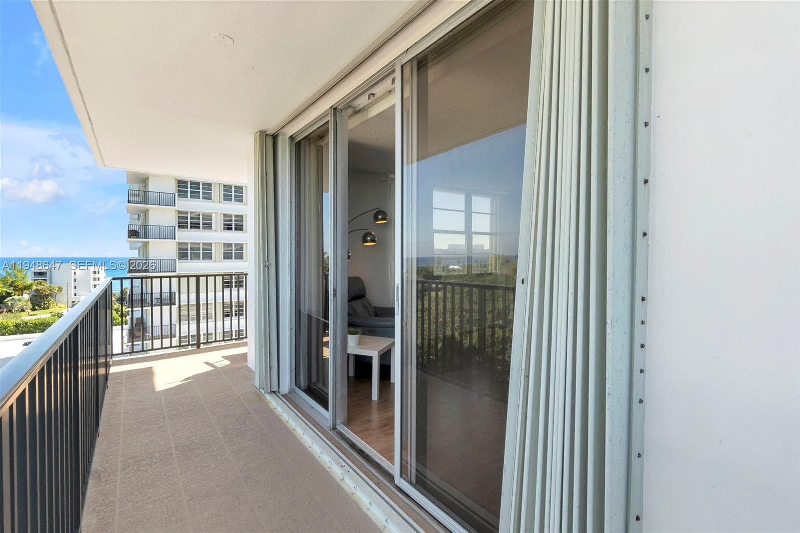 2121 Ocean Blvd 902W photo 17
