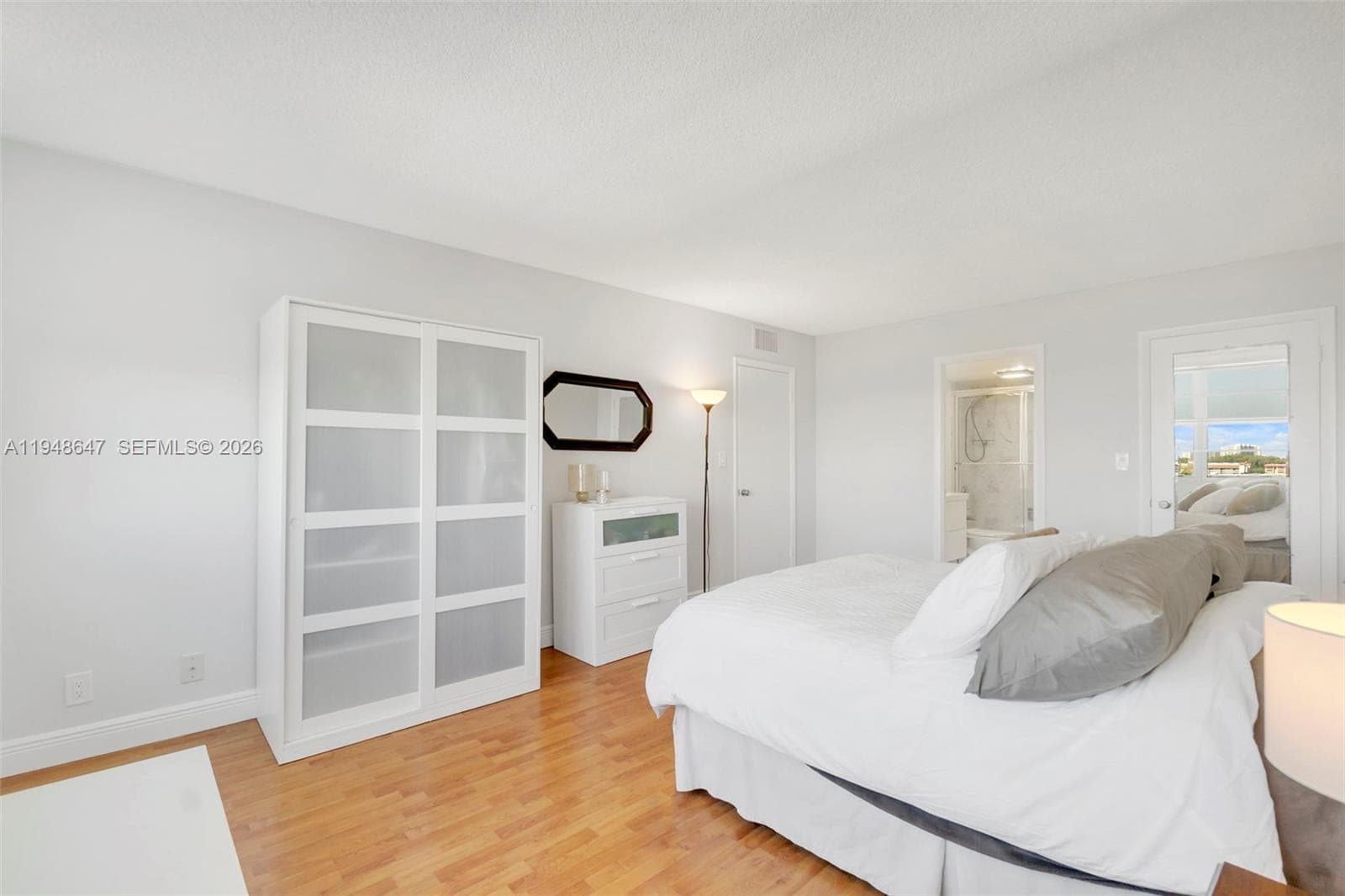 2121 Ocean Blvd 902W photo 24