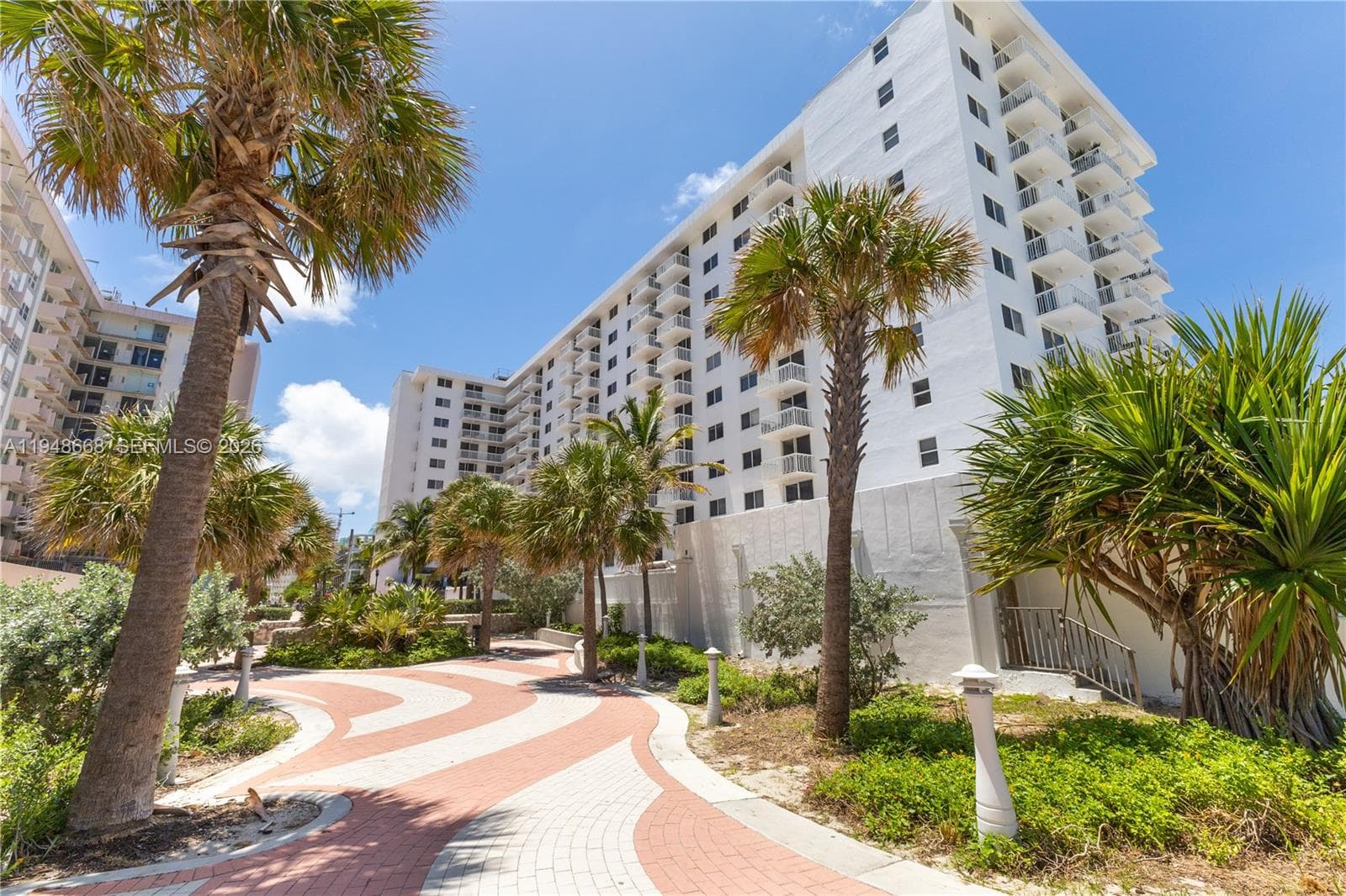 401 Ocean Dr 421 photo 13