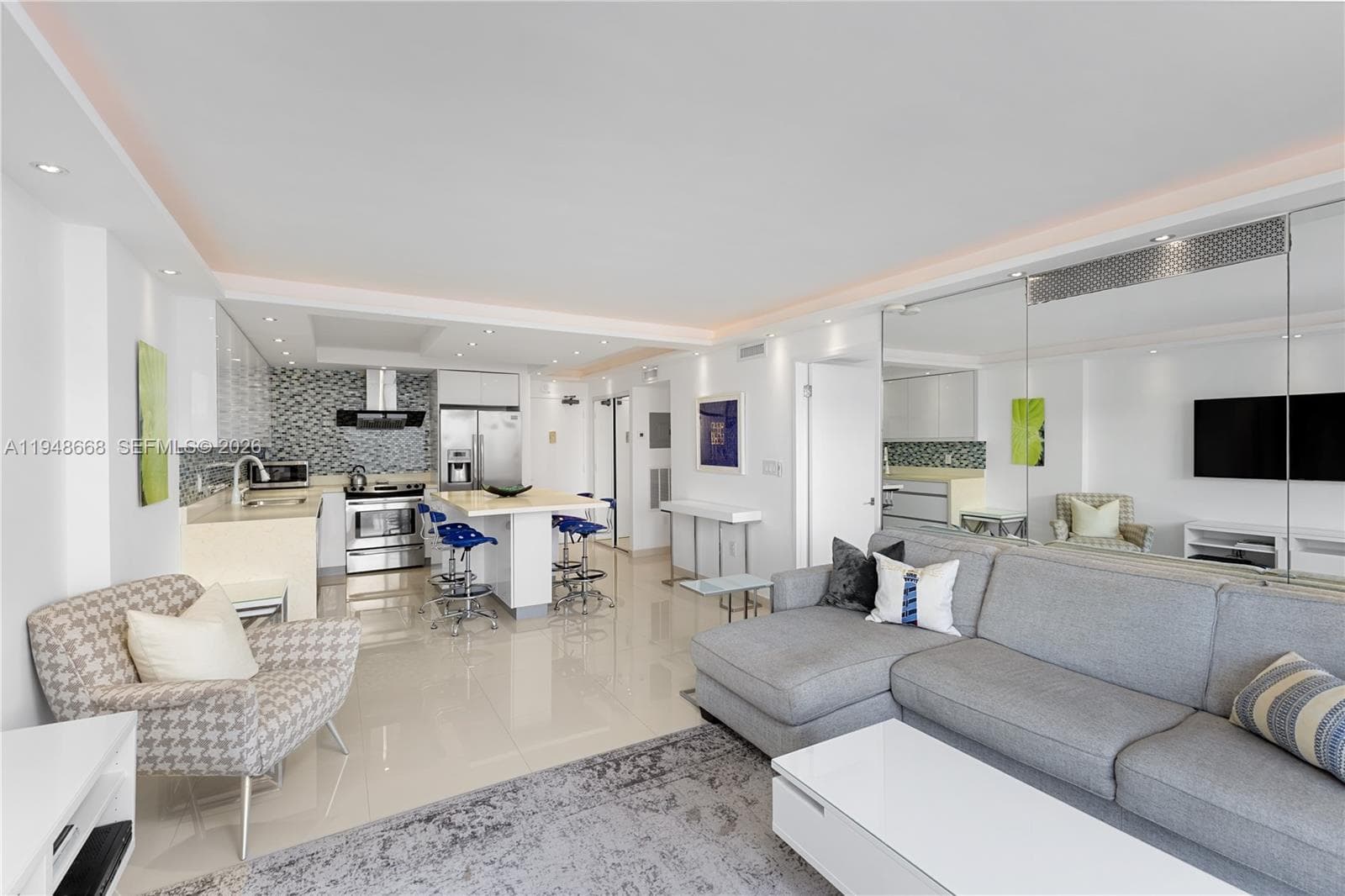 401 Ocean Dr 421 photo 4
