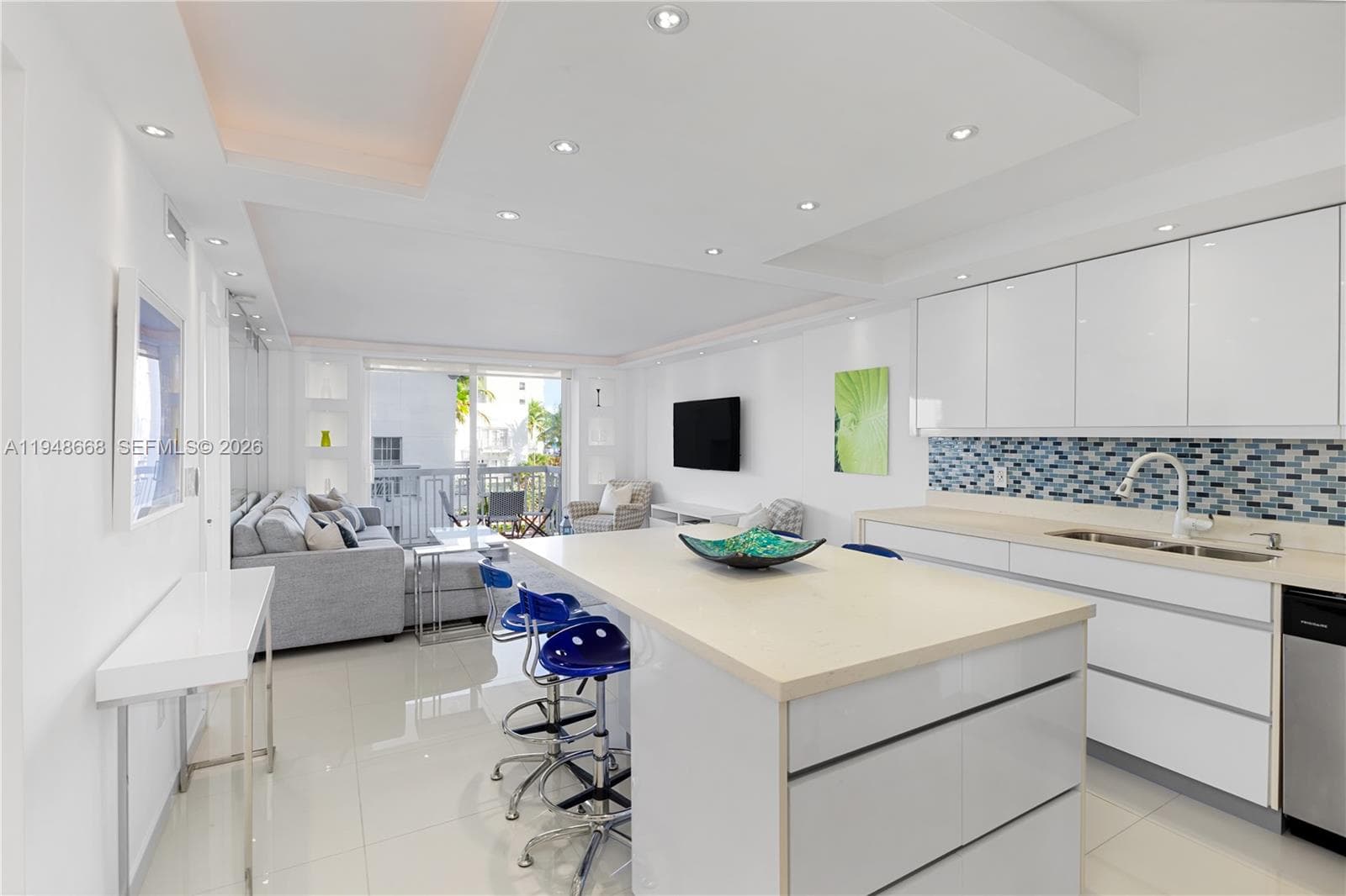 401 Ocean Dr 421 photo 8