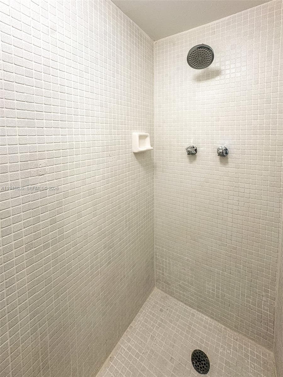 10101 E Bay Harbor Dr 504 photo 13