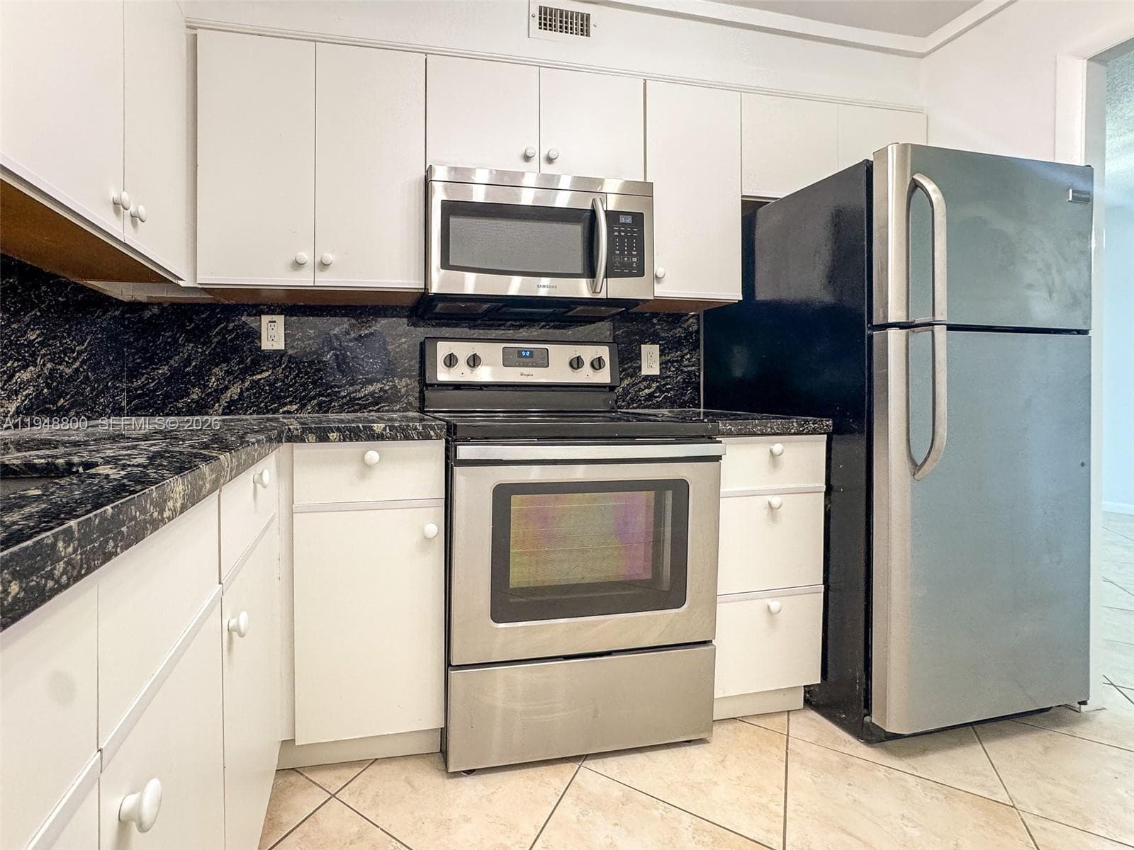 10101 E Bay Harbor Dr 504 photo 5