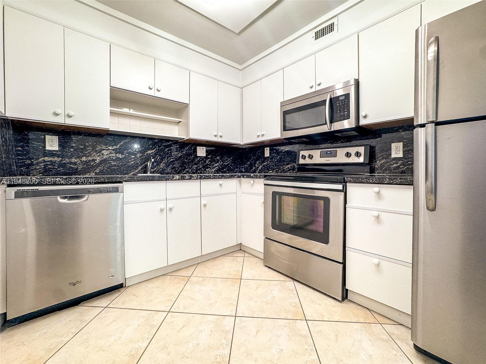 10101 E Bay Harbor Dr 504 photo 4