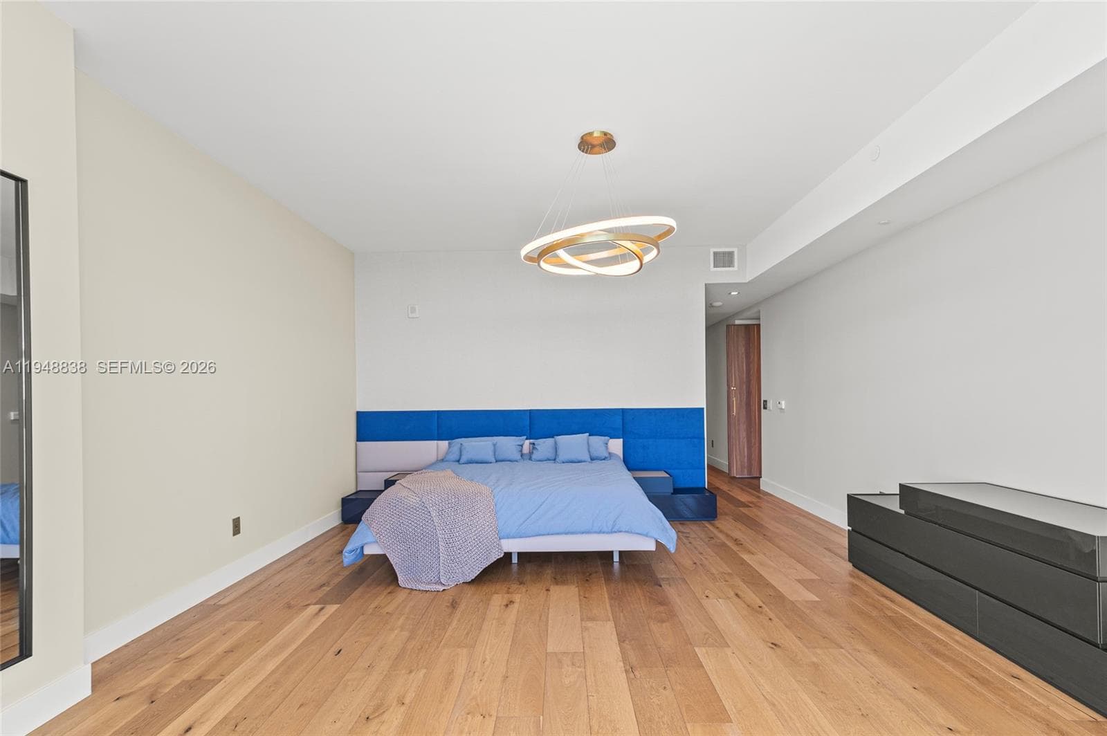 16901 Collins Ave 1203 photo 24