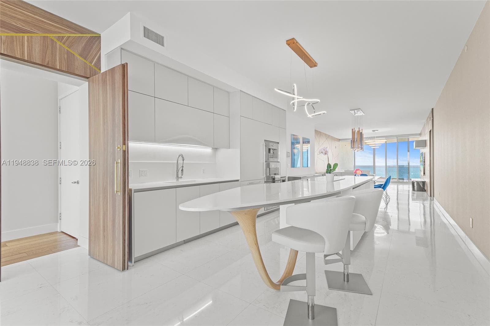 16901 Collins Ave 4