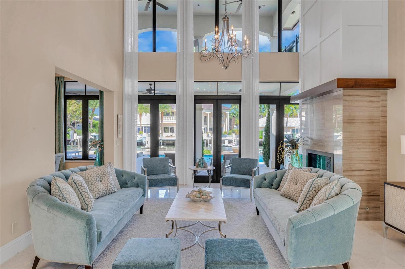 156 Fiesta Way photo 3