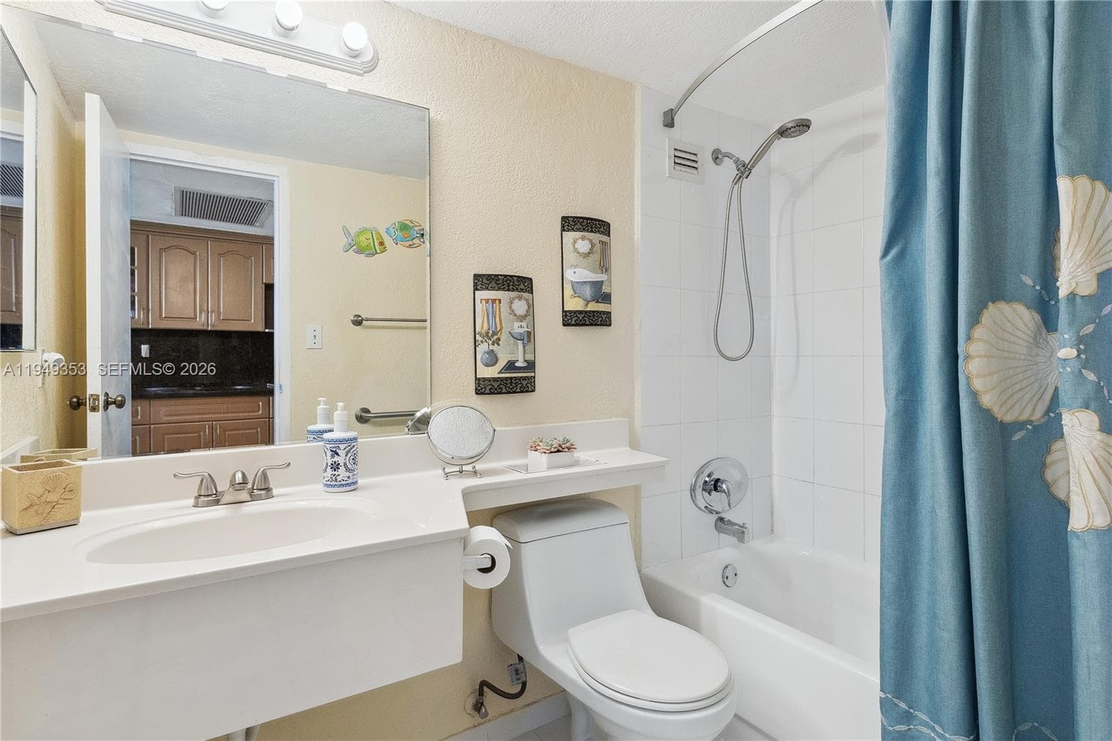 19201 Collins Ave 612 photo 11