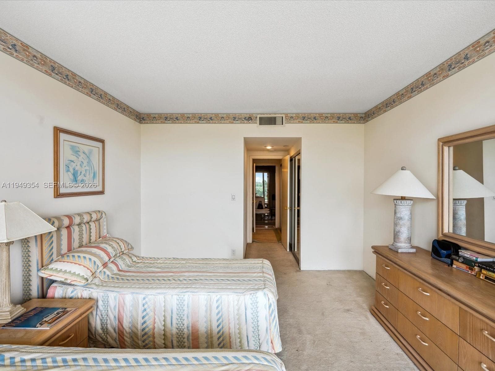 2800 Island Blvd 702 photo 14