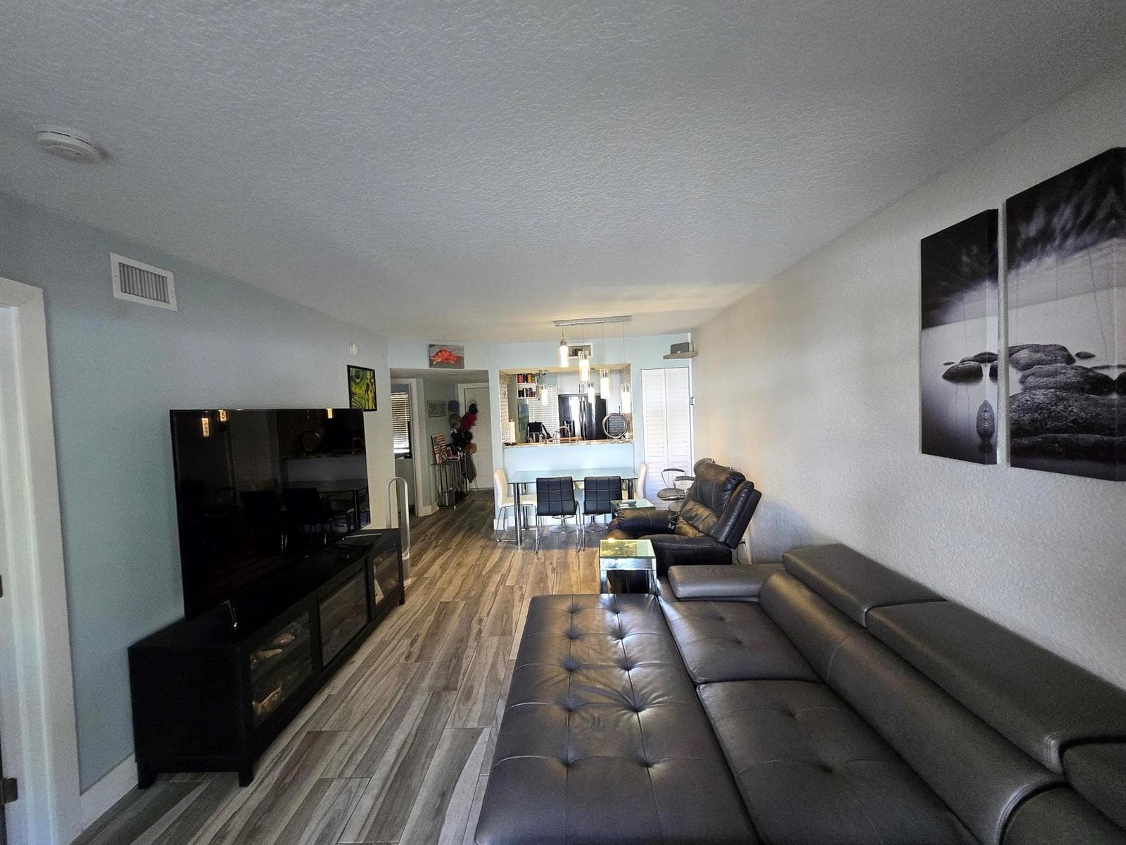 1105 Lake Shore Drive #102 3