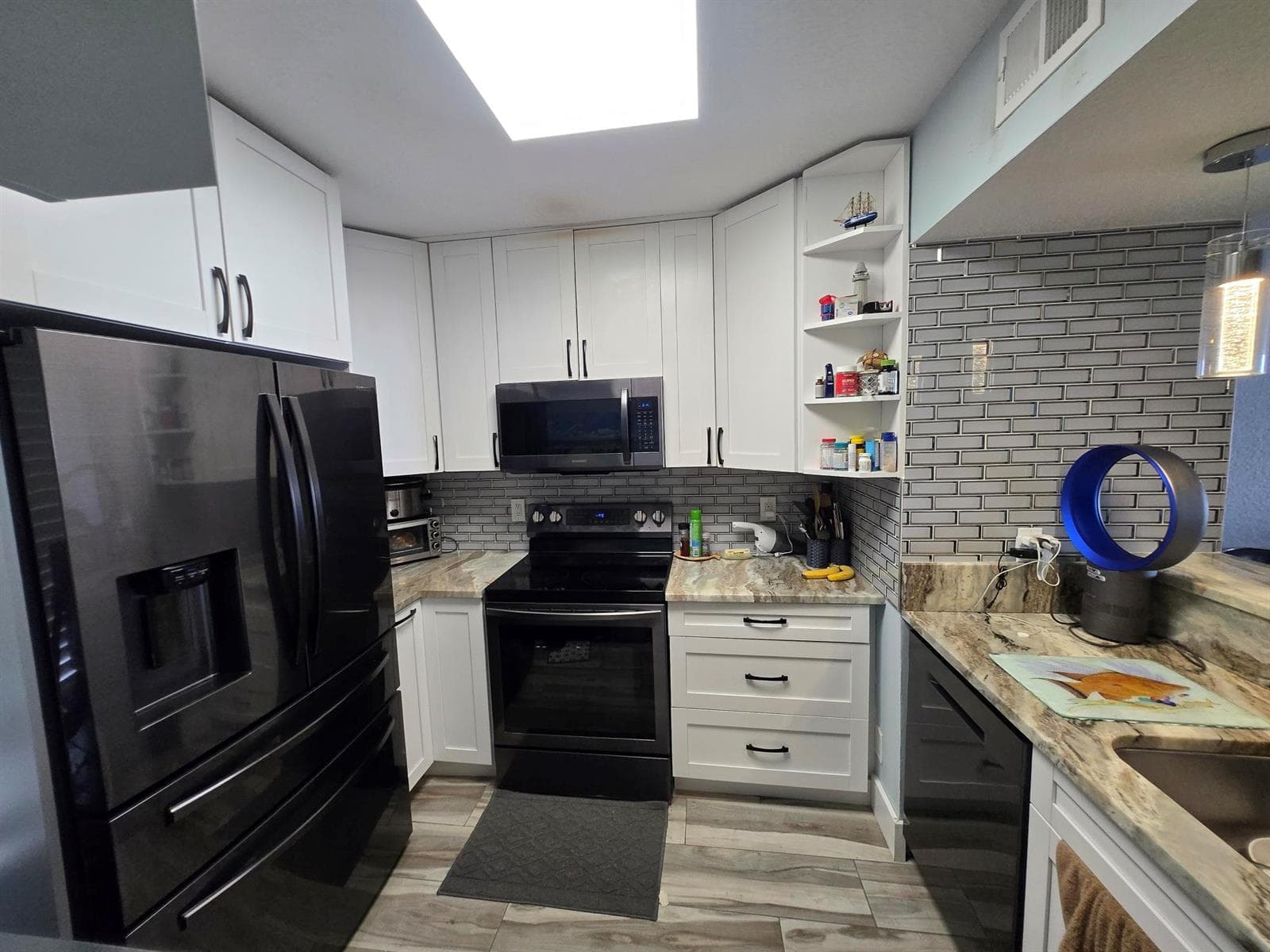 1105 Lake Shore Drive #102 5