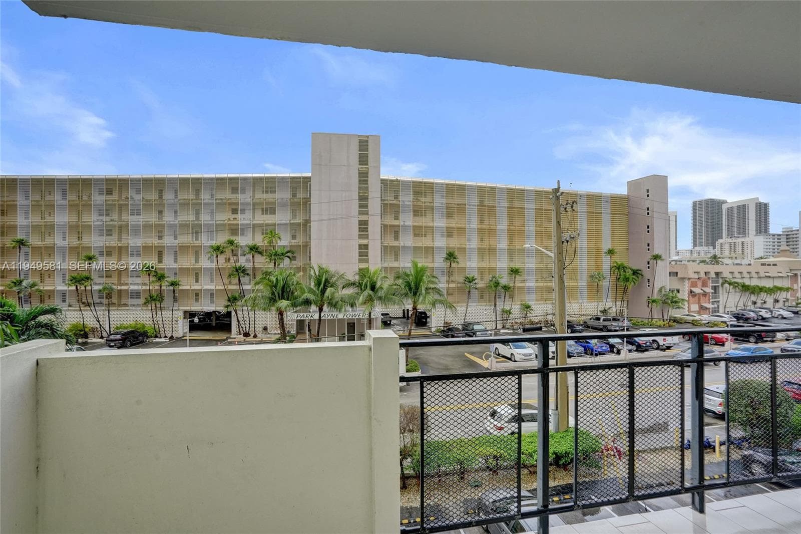 401 Golden Isles Dr 302 photo 16