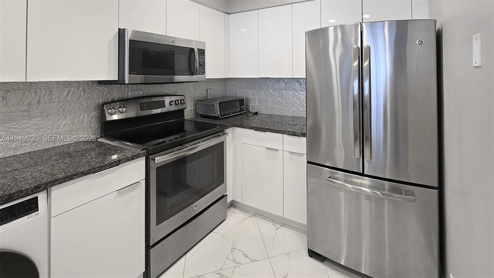 2501 S Ocean Dr 503 photo 5
