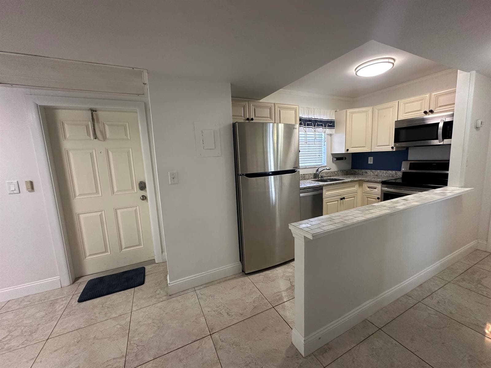 1810 New Palm Way 417 photo 4