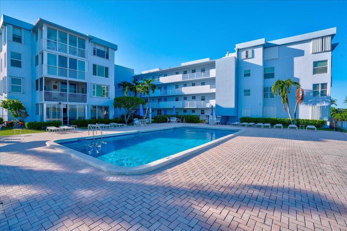1810 New Palm Way 417 photo 25